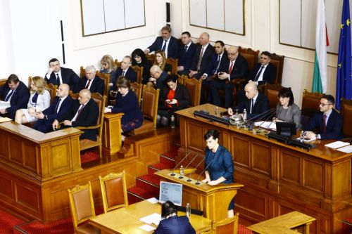 Парламентът решава за въвеждането на извънредно положение, докладва шефът на ВМА! ВИДЕО