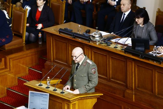Парламентът решава за въвеждането на извънредно положение, докладва шефът на ВМА! ВИДЕО