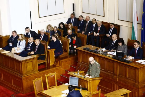Парламентът решава за въвеждането на извънредно положение, докладва шефът на ВМА! ВИДЕО