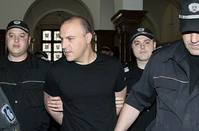 Само в БЛИЦ! Пуснаха предсрочно от затвора страховития банков обирджия, взел 6 заложнички в Сливен