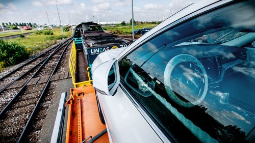 Volvo Cars намалява вредните емисии в логистичната си мрежа 