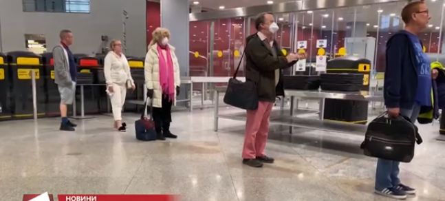 Това е: В София кацна последният самолет от Испания ВИДЕО