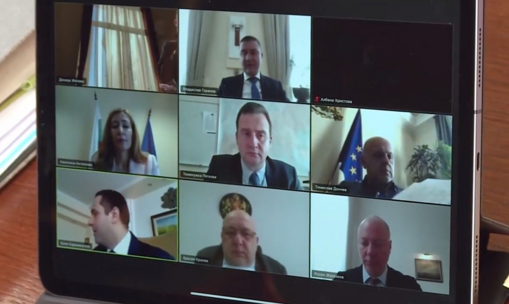 Никой друг премиер на България не бе правил такова нещо ВИДЕО