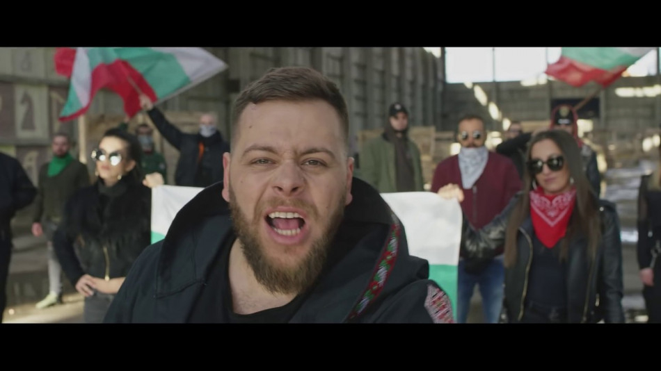 Певецът Моисей предизвика бурни вълнения с патриотичен призив ВИДЕО