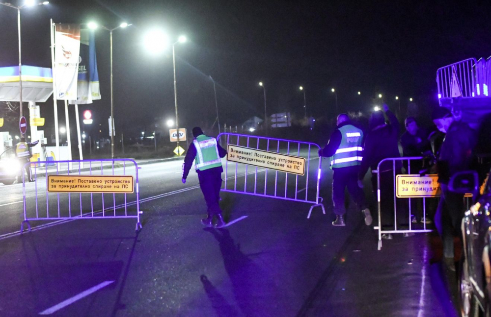 София осъмна под блокада заради чумата на XXI век СНИМКИ 
