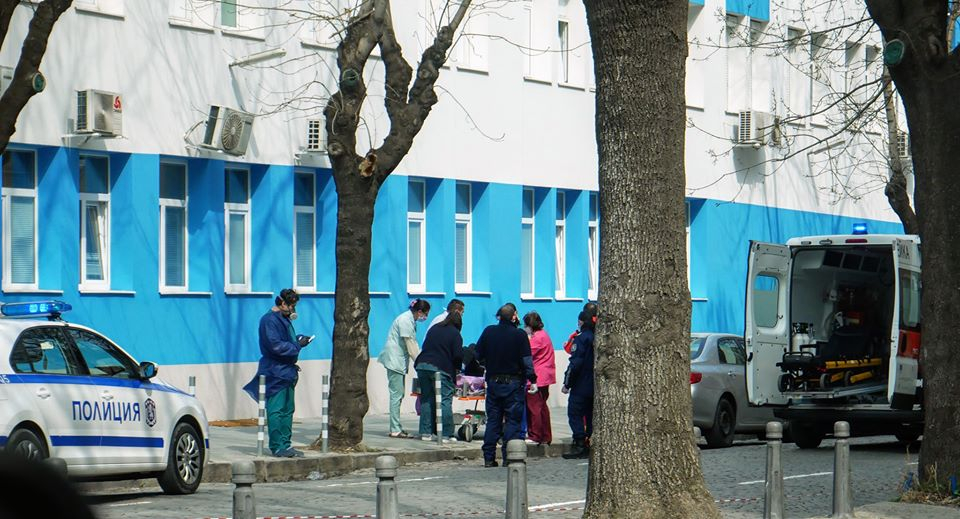 Зловещи подробности за кървавия инцидент пред „Пирогов“ СНИМКИ 18+