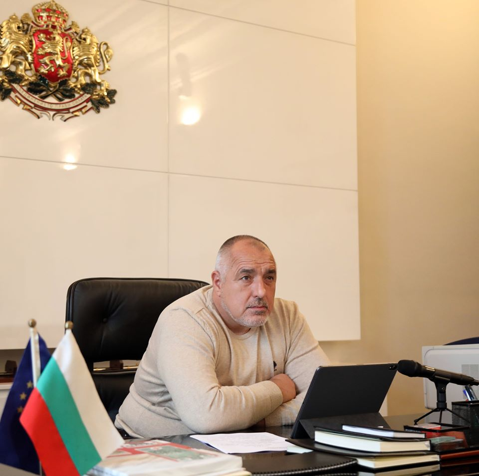 Борисов и министрите приеха нови спешни мерки заради COVID-19 СНИМКИ