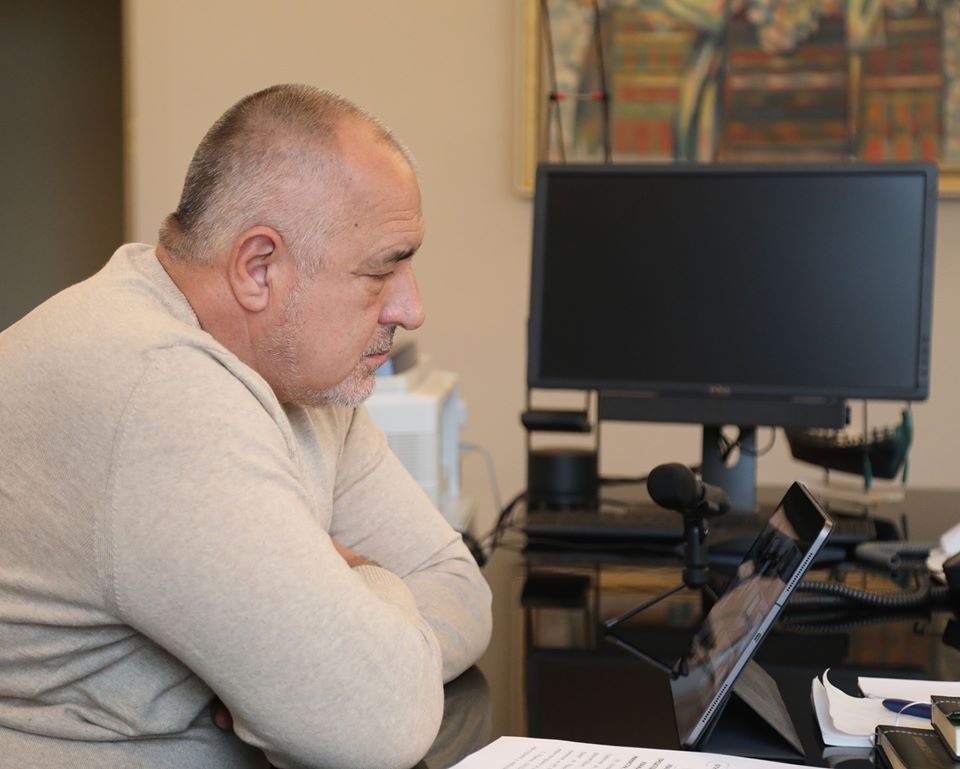 Борисов и министрите приеха нови спешни мерки заради COVID-19 СНИМКИ