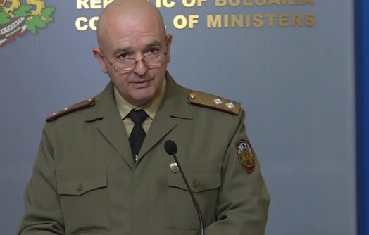 Ген. Мутафийски шокира всички с режима си! В 2 през нощта той... 