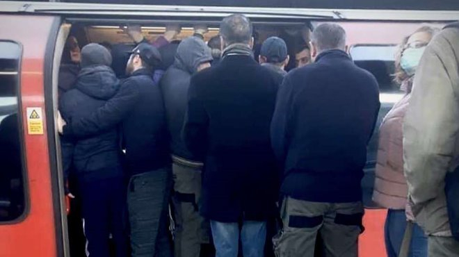 Лондон може да пламне от COVID-19 заради тези СНИМКИ