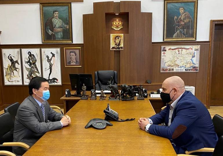 Първо в БЛИЦ! Гешев се срещна с посланика на Китай!