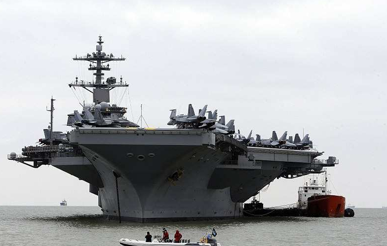 US самолетоносачът "Теодор Рузвелт" пламна от заразата COVID-19 