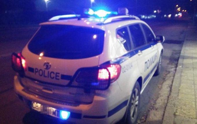 Кървава свада: Мъж бе намушкан с нож в Симитли