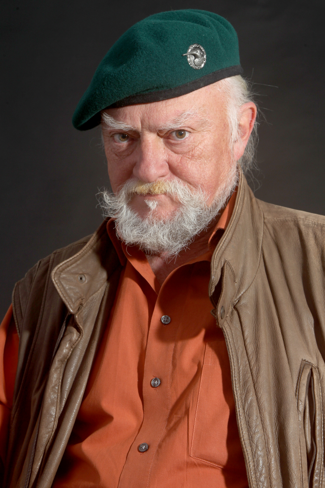 Писателят Йото Пацов: Камбаната бие на умряло, с COVID-19 започва разпадането на света, който познаваме