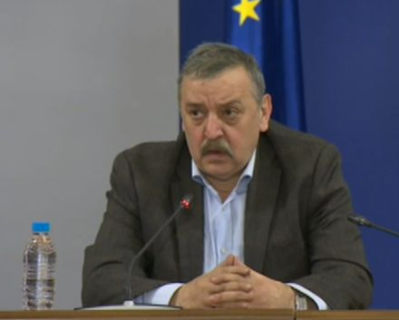 Проф. Кантарджиев огласи кои три групи хора трябва задължително да се изследват