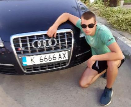 Това е бруталният млад убиец от Елхово, майка му се опитала да го отърве