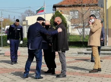 Маскирани цигани пребили дядото, когото Гешев посети в Трилистник