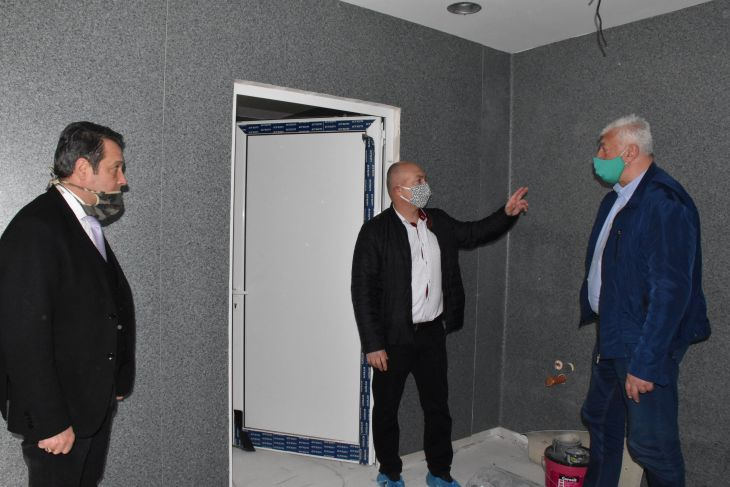 Изграждането на лабораторията за COVID-19 в Пловдив е на финала си СНИМКИ