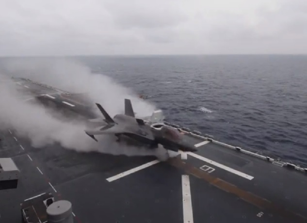 Първо ВИДЕО от невероятно излитане на US изтребител F-35B Lightning II от палубата на десантен кораб