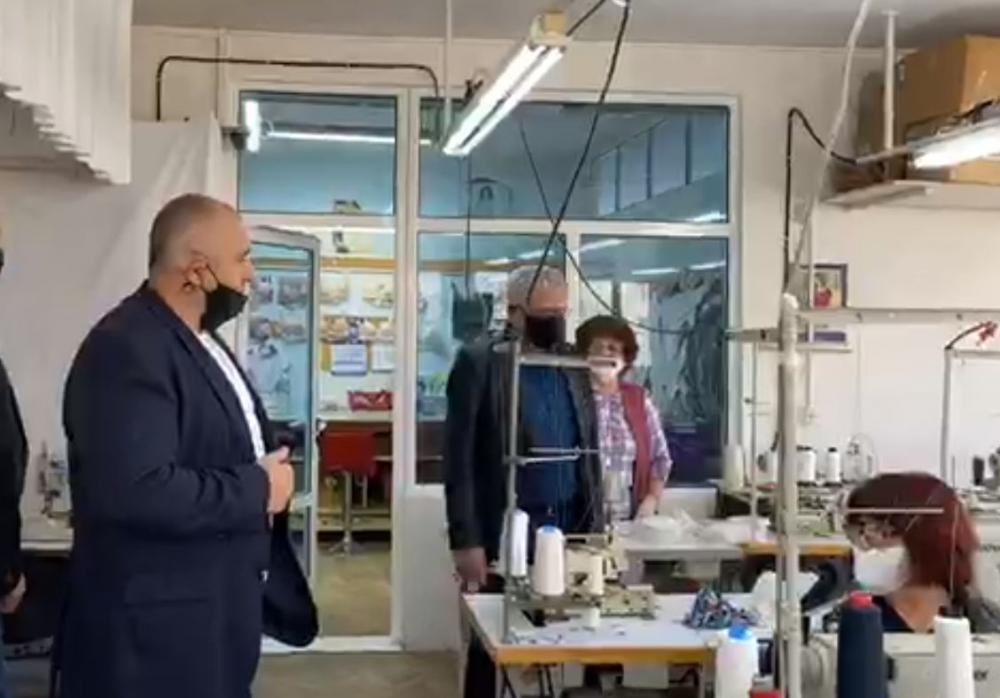 Насред пандемията Борисов видя куп булки и заговори за сватбата на... ВИДЕО