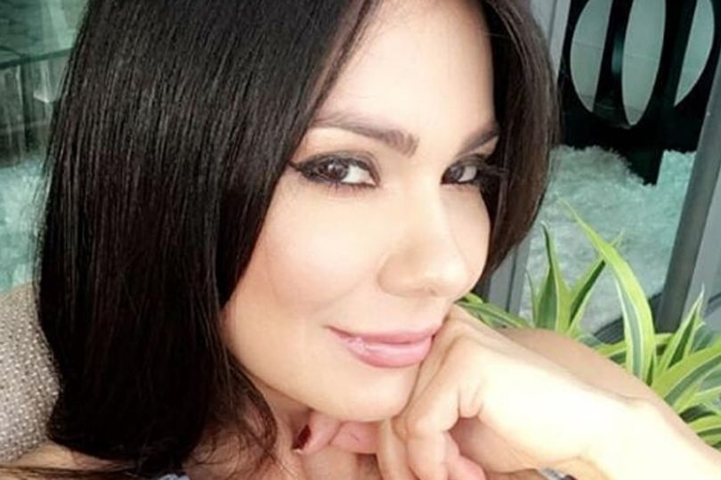 Порно звезда показа как пази карантина гола СНИМКИ 18+