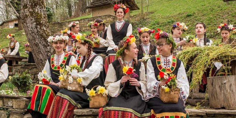 Страхотен български празник! Ето какви поверия задължително се спазват и кои имена черпят