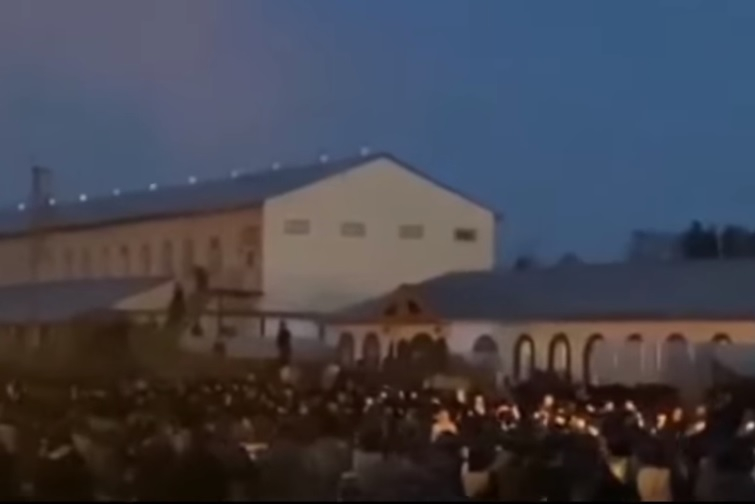 Бунт и пожар в затворническа колония в Сибир ВИДЕО