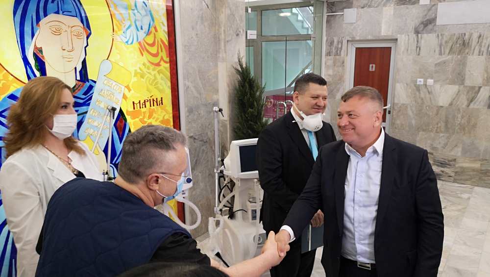 Ново дарение: Пеевски осигури респиратори от последно поколение за УМБАЛ „Света Марина“ във Варна ВИДЕО