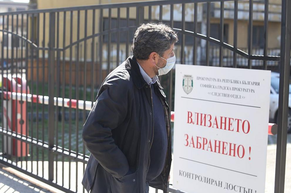 Става горещо! Привикаха Христо Иванов на разпит в прокуратурата СНИМКИ