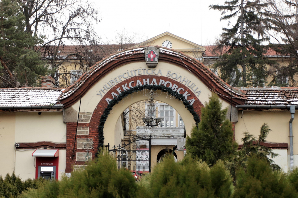 Лекари от Аленсадровска показаха болката зад защитните костюми СНИМКИ 