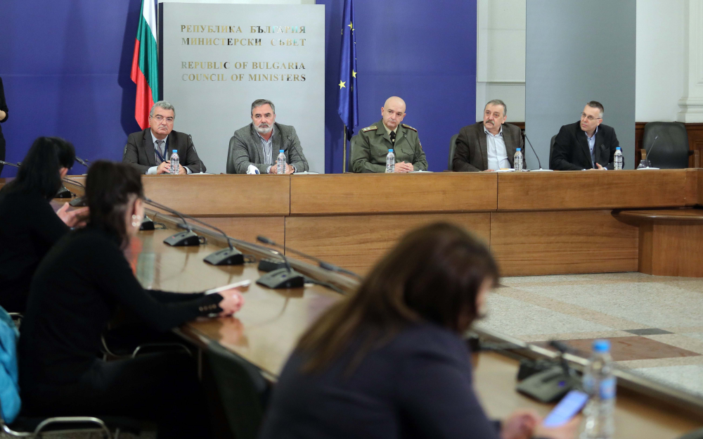 Шефът на ВМА посочи главната причина за новия пик от заразени и ще бъде ли затворена София пак 