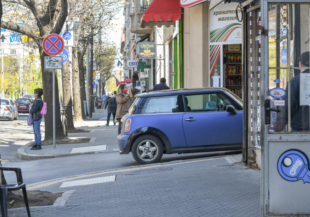 Ад в центъра на София насред коронавируса СНИМКИ