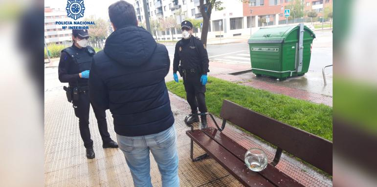 Испанците използват нелепи хитринки, за да излязат по време на карантината 