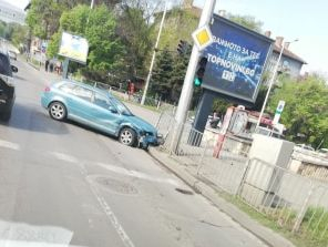 Сигнал до БЛИЦ! Нова тежка катастрофа с 2 коли в София СНИМКА