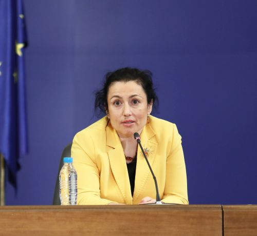 Държавата с предложение да отпускат допълнителни средства за производителите на... ВИДЕО