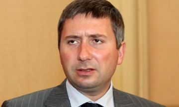 Демоните на Прокопиев и даренията на Пеевски