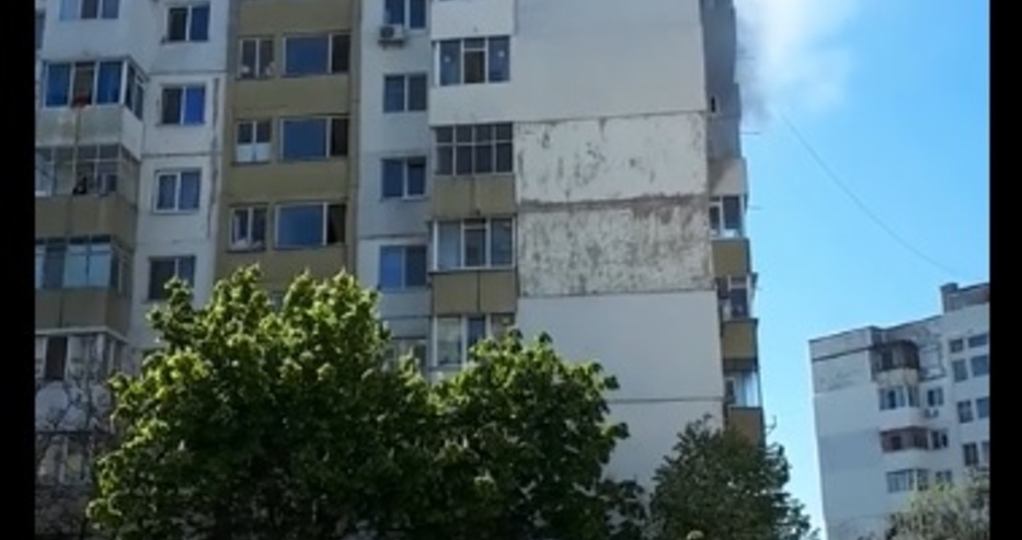Сериозен пожар гори във Варна СНИМКИ