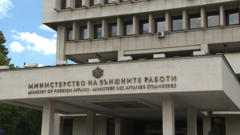 Външно съобщи важна новина за всичките ни консулства в чужбина 