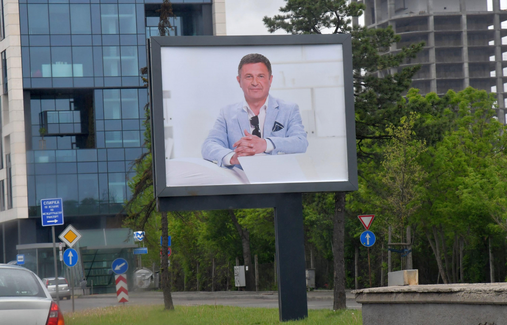 Образът на Милен Цветков се появи из цяла София! Причината е… СНИМКИ