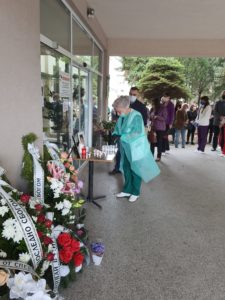 Мъката е безкрайна! Изпратиха в последния ѝ път първата лекарка, жертва на K-19 СНИМКИ 