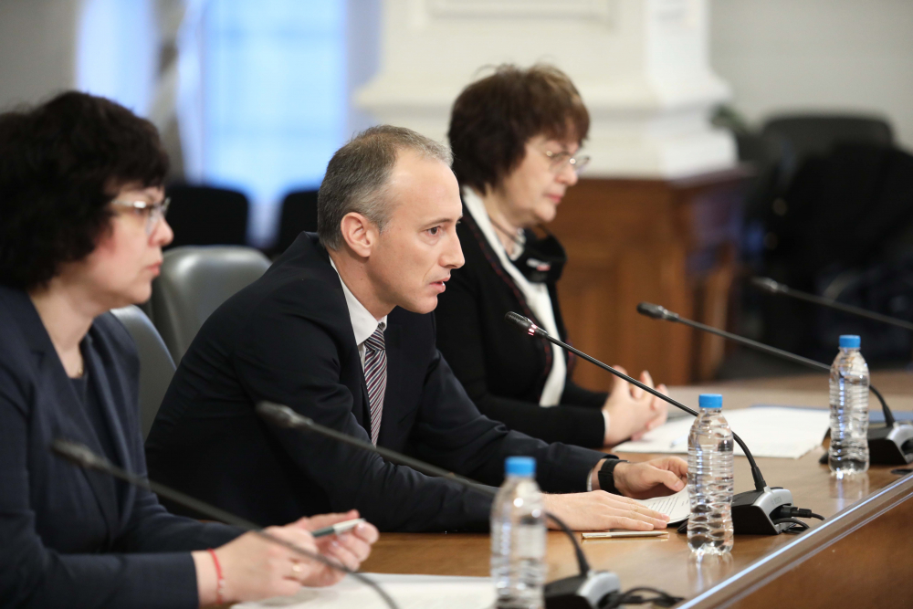 Красимир Вълчев обяви най-чаканата информация за всички родители и ученици БЛИЦ TV