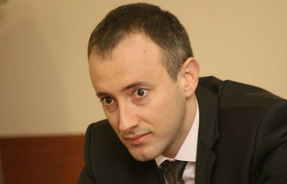 Ученичка потресе всички с това писмо до министър Вълчев