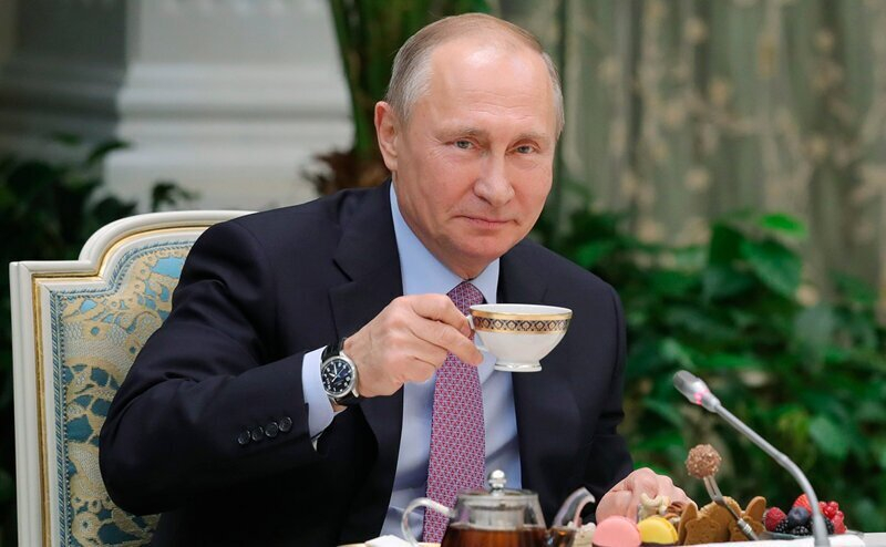 Защо Владимир Путин се появява без медицинска маска?