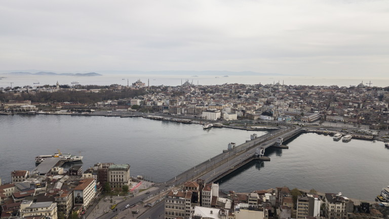 Дарители платиха сметките за вода и газ на 55 000 семейства в Турция