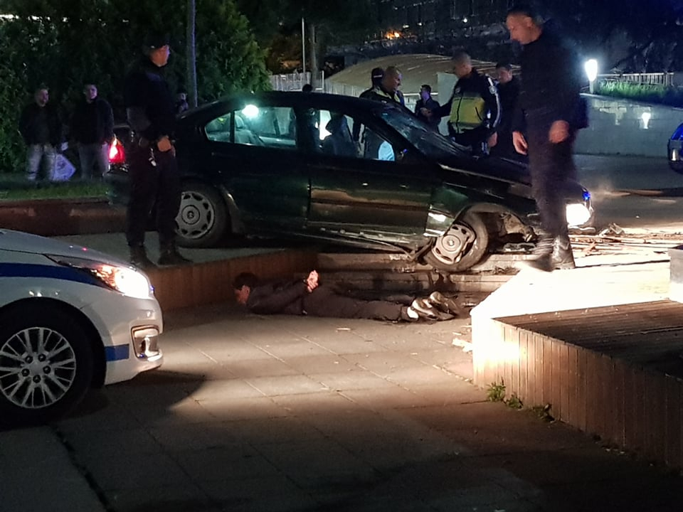 Невиждан екшън в Бургас! Три патрулки гониха луд джигит с БМВ, а после... ВИДЕО