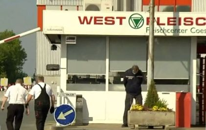 Извънредни новини за българските гурбетчии от огнището на К-19 в германска кланица