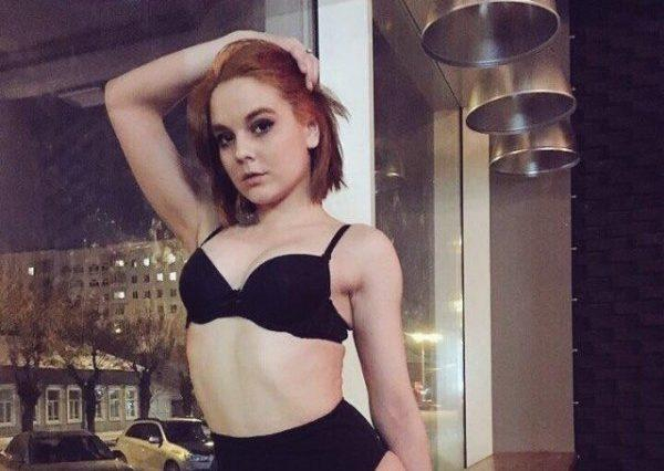 Стриптизьорка стана учителка и подлуди учениците си ВИДЕО 18+