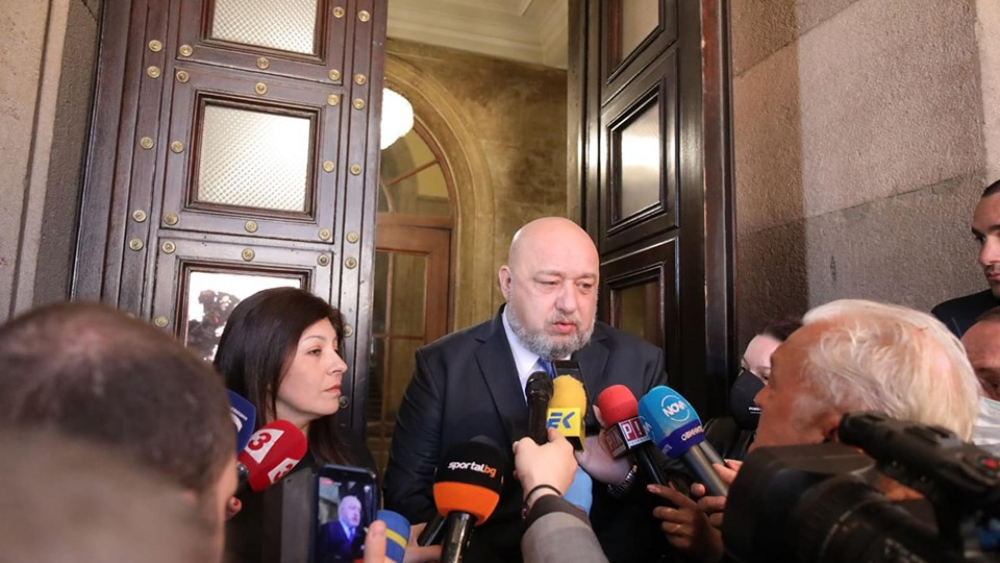 Как Божков и Василев се надигнаха срещу държавата по  кремълски сценарий