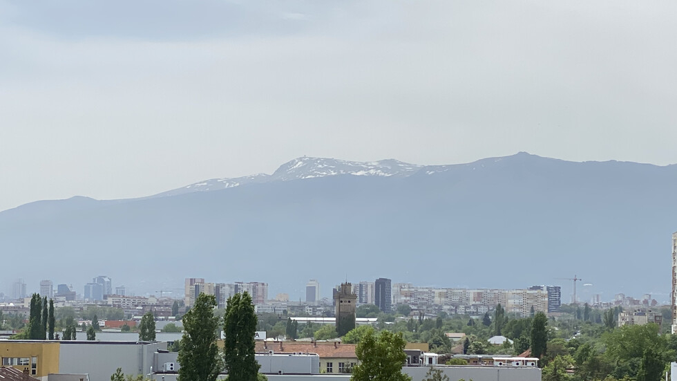 Опасността от Африка вече удари България! София потъна в... СНИМКИ