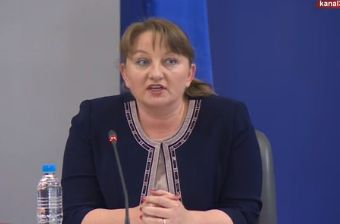 Министър Сачева: 60 дни неплатен отпуск ще се считат за стаж още от днес БЛИЦ TV